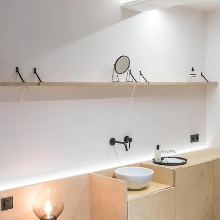 Poutrelle Guestrooms Bed & Breakfast Bruges